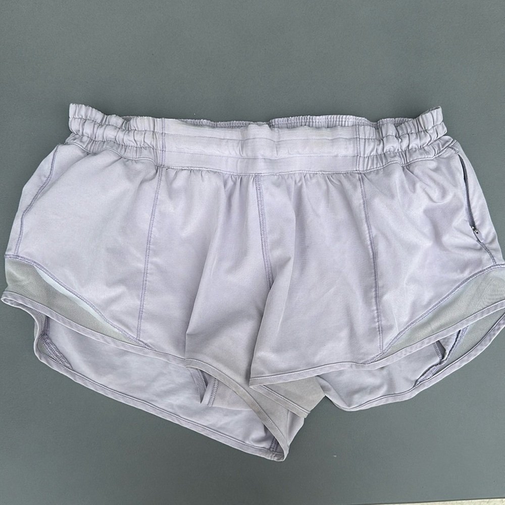 Lululemon 4 inch Hotty Hot Shorts (Lavender)
